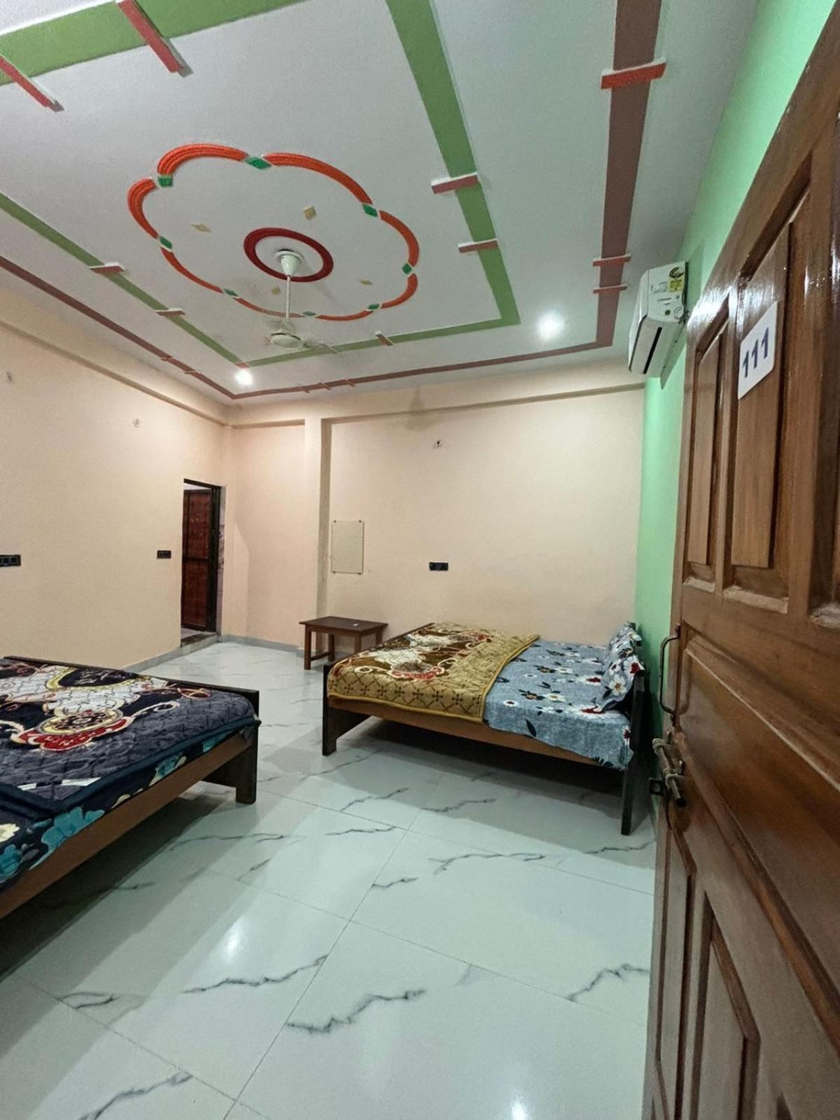Chandrika Palace 500 Meter From Ayodhya Railway And Ram Mandir Buitenkant foto